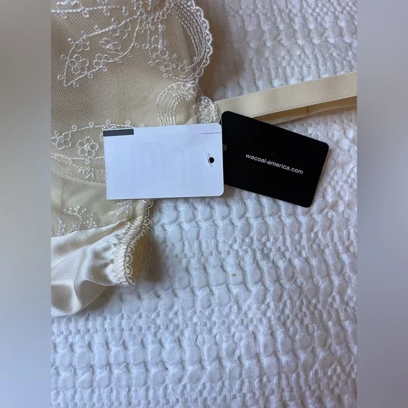 Wacoal 36C 36 C Lace Satin Silk Bra Ivory Off White Lightly Lined Balconette - Picture 5 of 9